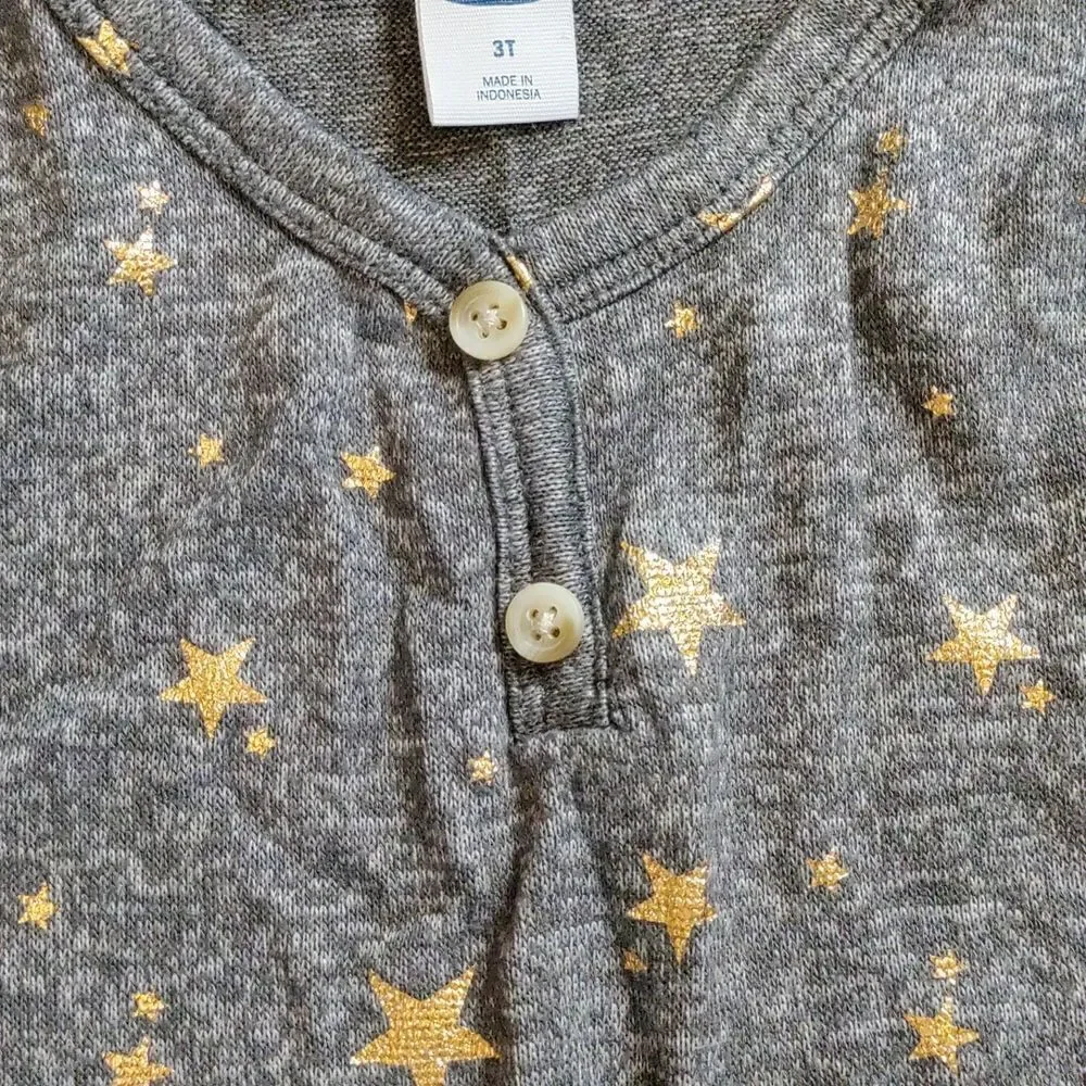 Old Navy shirt 3T long sleeve gray gold stars cotton spring neutral graphic tee